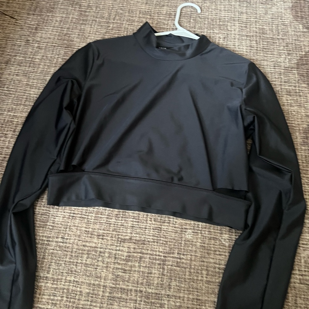 Nike Black Cropped Long-Sleeve Mock Neck Top - Women